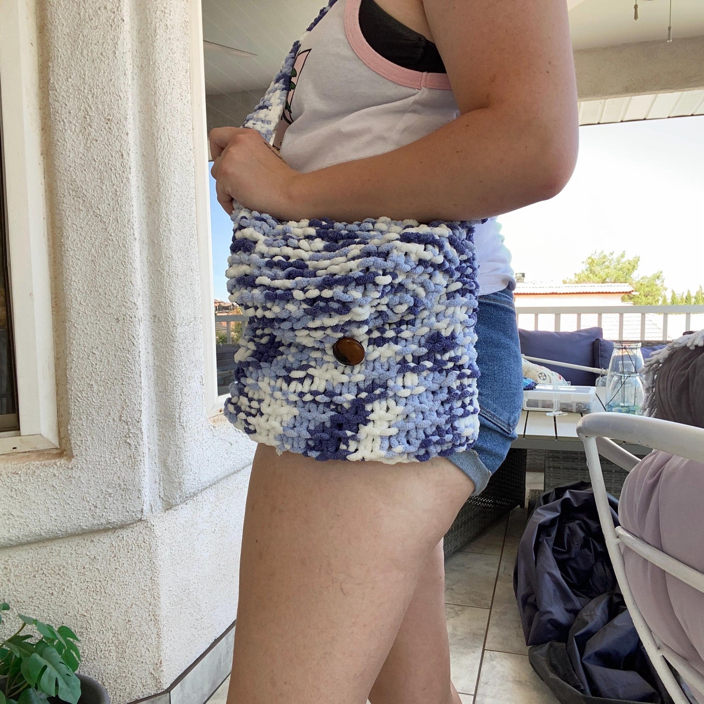 Hand-knit shoulder bag