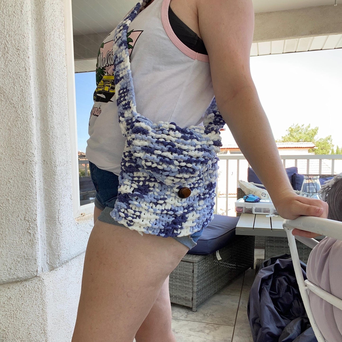 Hand-knit shoulder bag