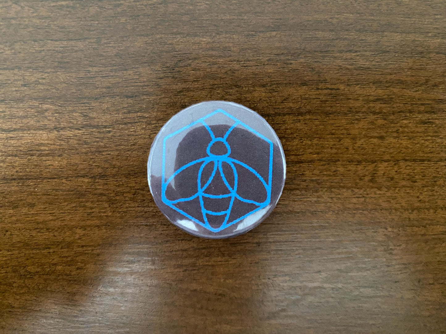 Sweetbeetea/bumbletea logo buttons