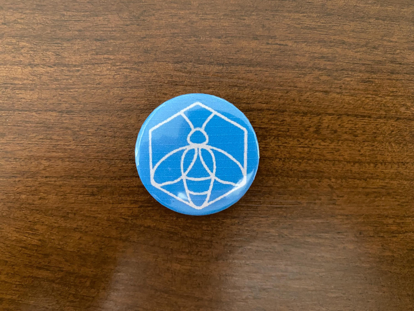 Sweetbeetea/bumbletea logo buttons