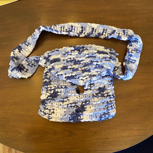 Hand-knit shoulder bag